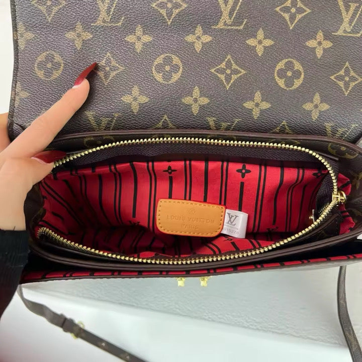 Louis Vuitton Pochette Metis Monogram Canvas