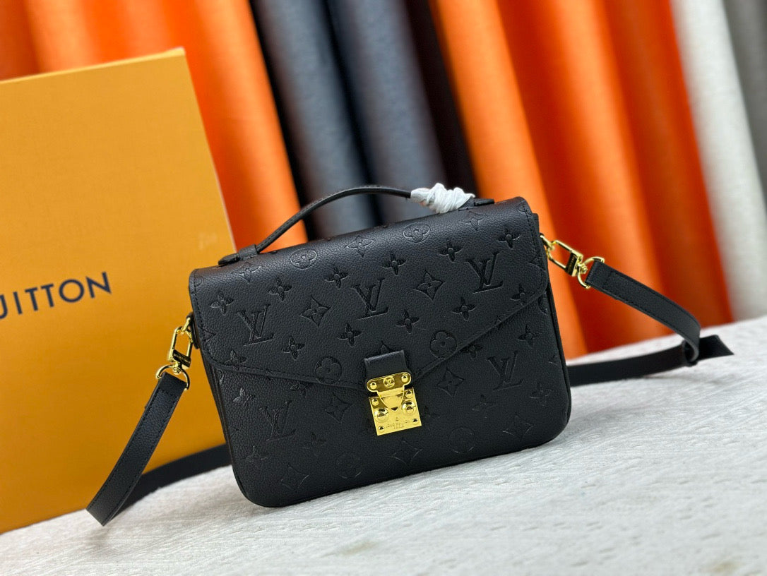 LV Pochette Métis Black