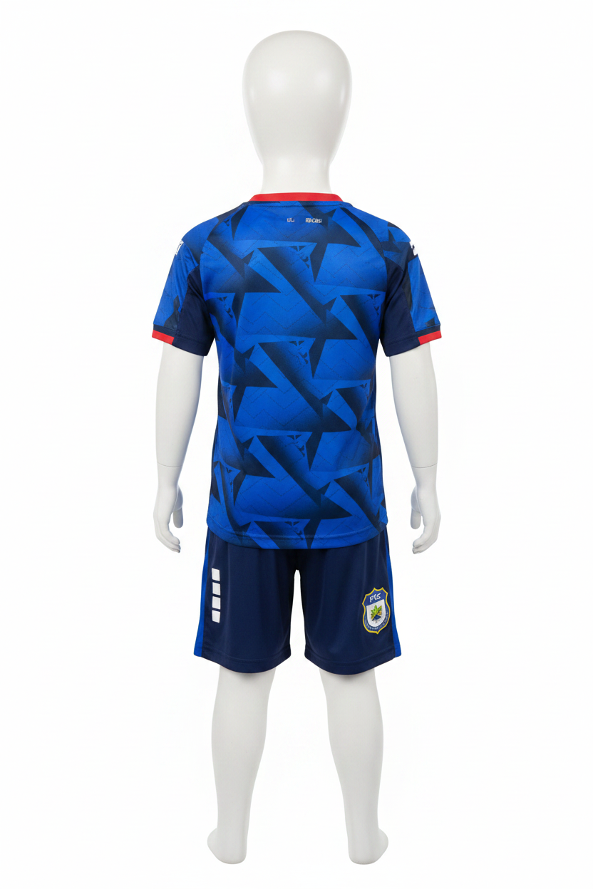Cabo Verde kit achterkant op witte kinderpop