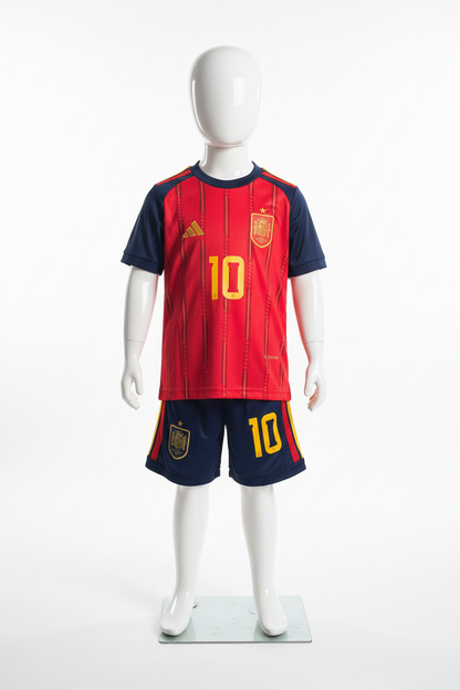 Spanje rood thuis kit voorkant op witte kinderpop